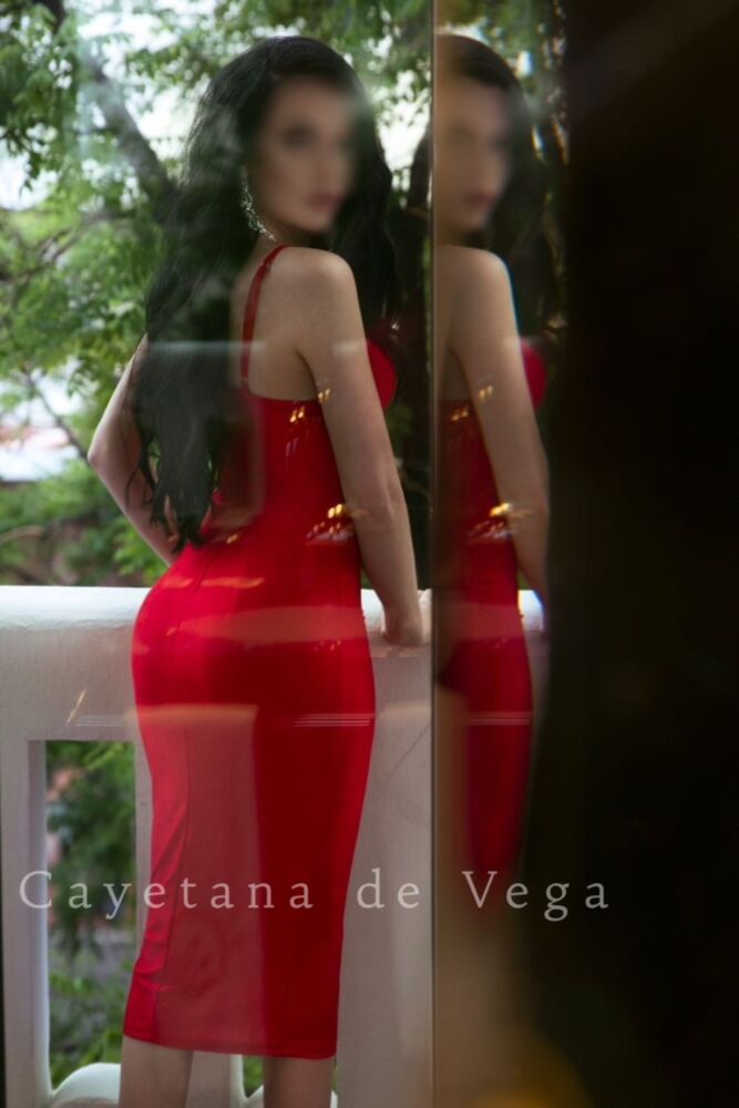 Cayetana De Vega