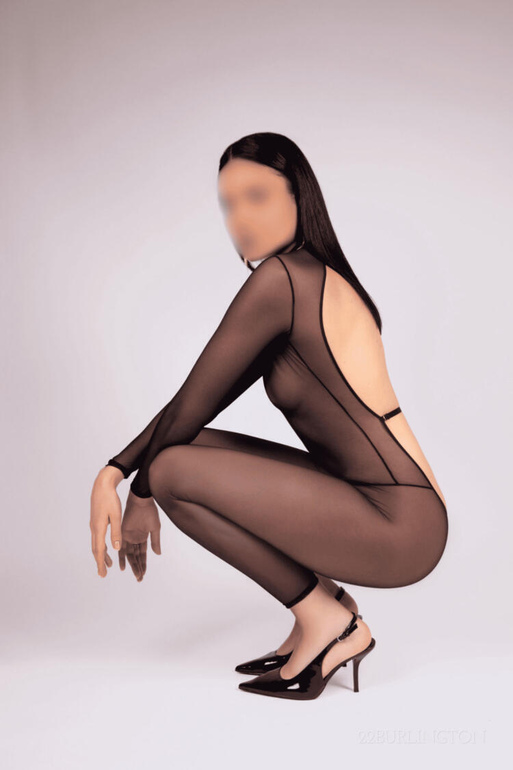 Bella Delcourt